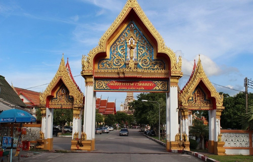 Baan Sino Phuket at Chaithararam Temple - Wat Chalong